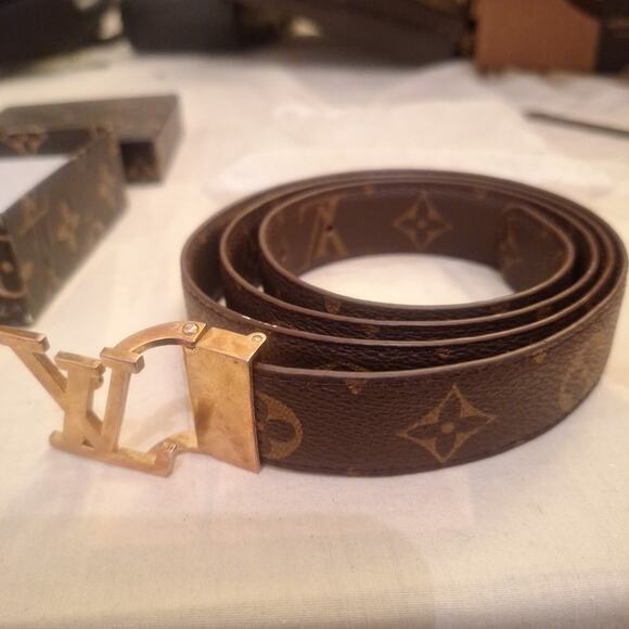 Louis Vuitton Belt 110cm With Box And Bag 44 In. Long 1 And 1/8 In. Wide - Picture 1 of 5